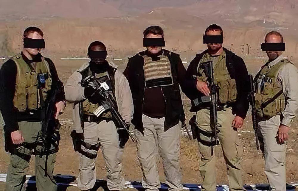 第一个就是北极狐雇佣兵团,这个组织的成员很少,仅仅只有34个人.