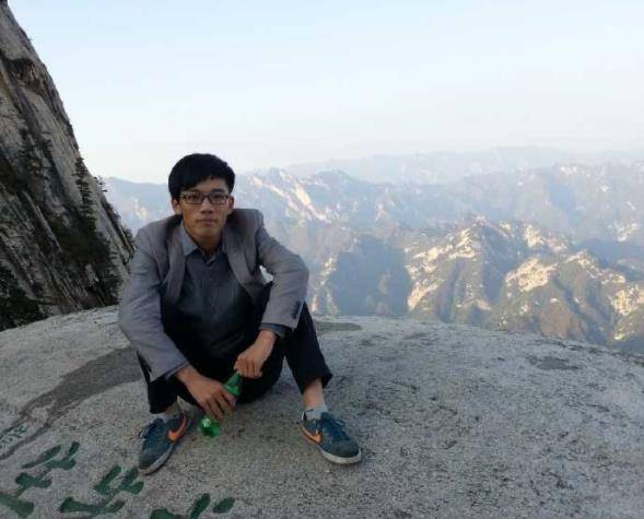 上交大学霸王言博,25岁时迎娶学妹生娃,为了养家曾