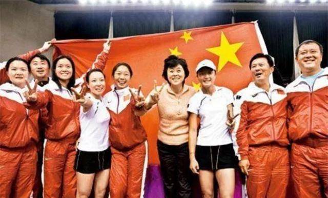 昔日女排队长,退役后虽身居要职,却因疾病缠身,靠换血续命