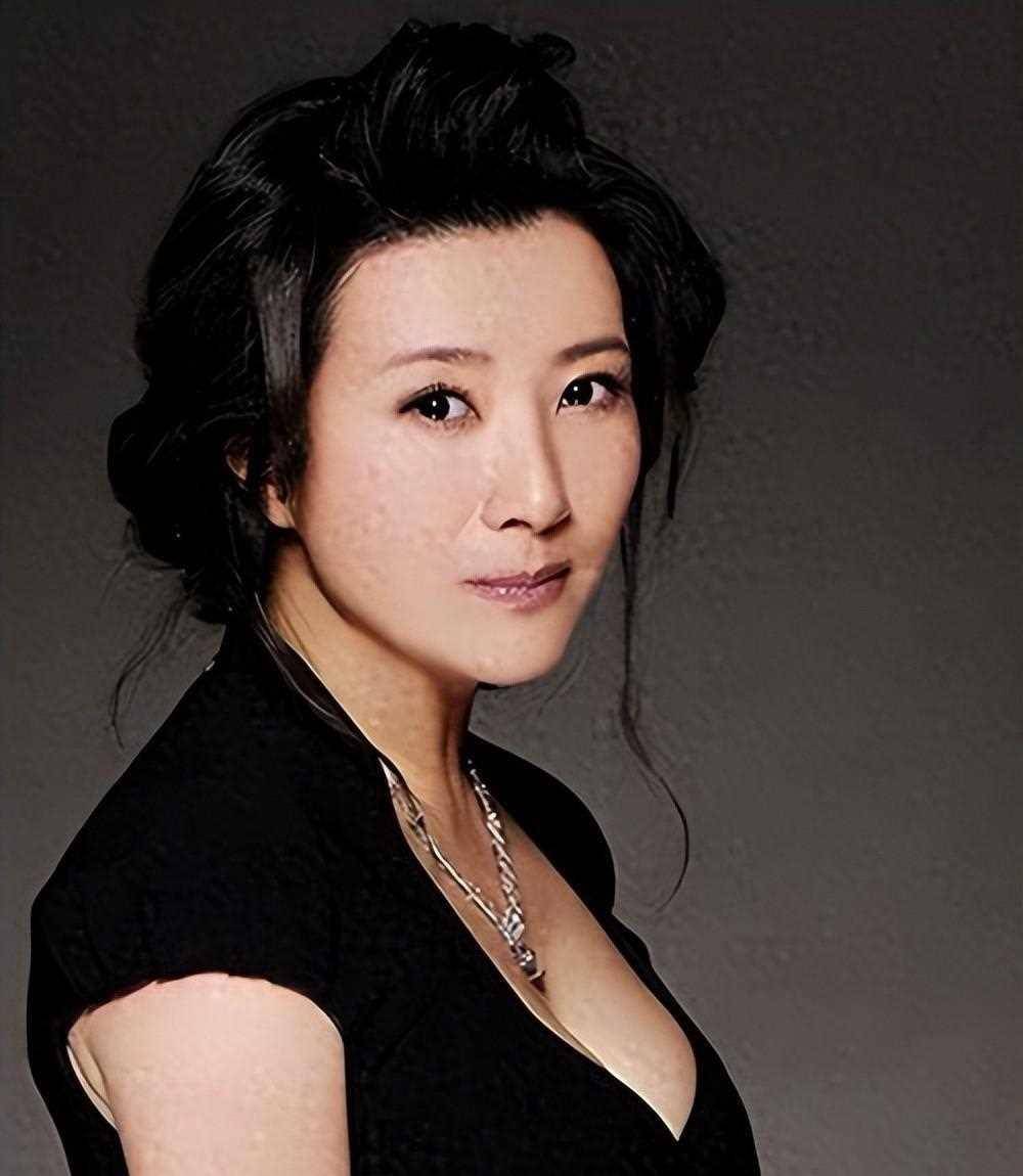 王静_艺术_角色