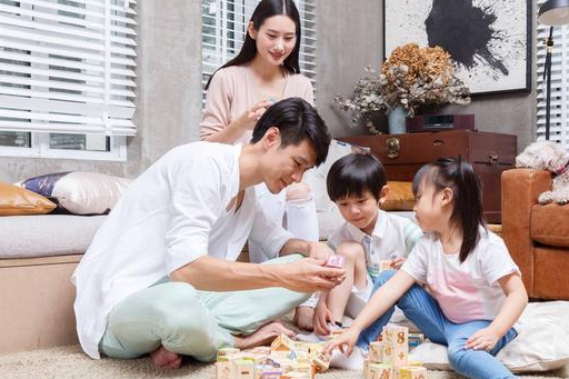 为何许多二胎家庭中,多半都是老大智商高老二情商高?答案很戳心