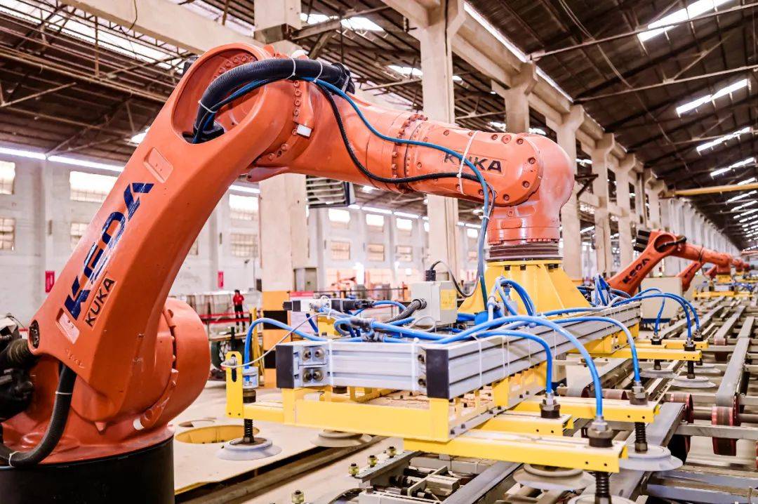 闪耀"行业两会"!派客瓷砖被评为"陶瓷一线品牌"