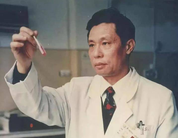 篆刻大师为钟南山免费刻印章,价值30万,为何引起争议?