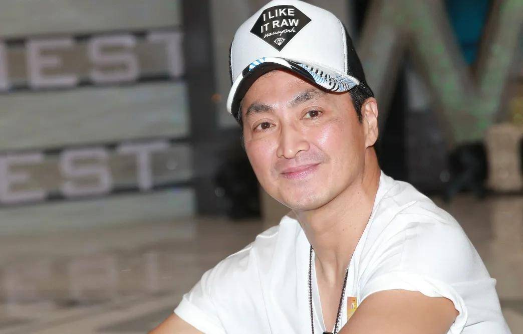 为吴镇宇定下"三不原则",为何家劲"争风吃醋",爱了多年都不是她想要的