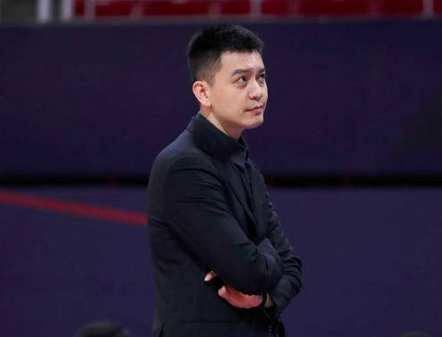 杨鸣:多面杰出,团结辽宁男篮赢得掌声