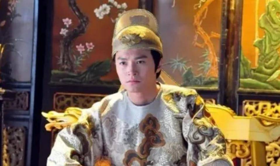 隋文帝还是大臣之时,与李渊的父亲一脉关系极好,李家在北周朝中颇有