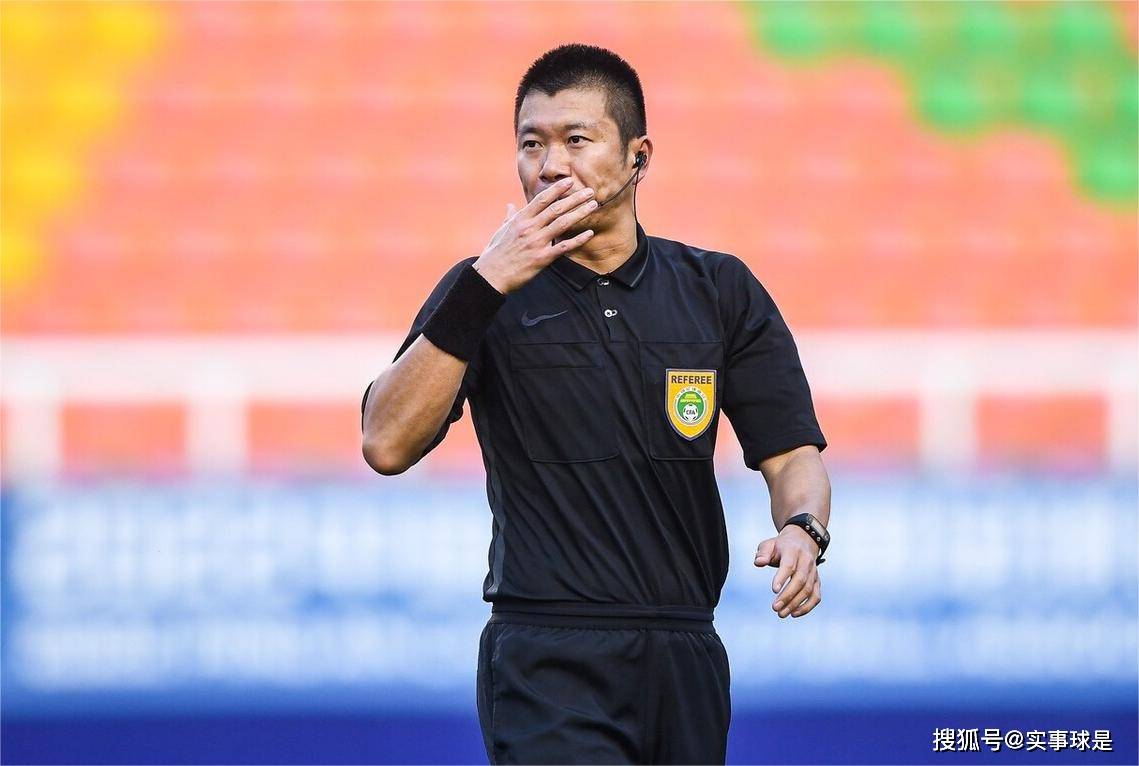 马宁杜健鑫执法青岛西海岸对海港,黄翼吹申青,2名女裁判再亮相