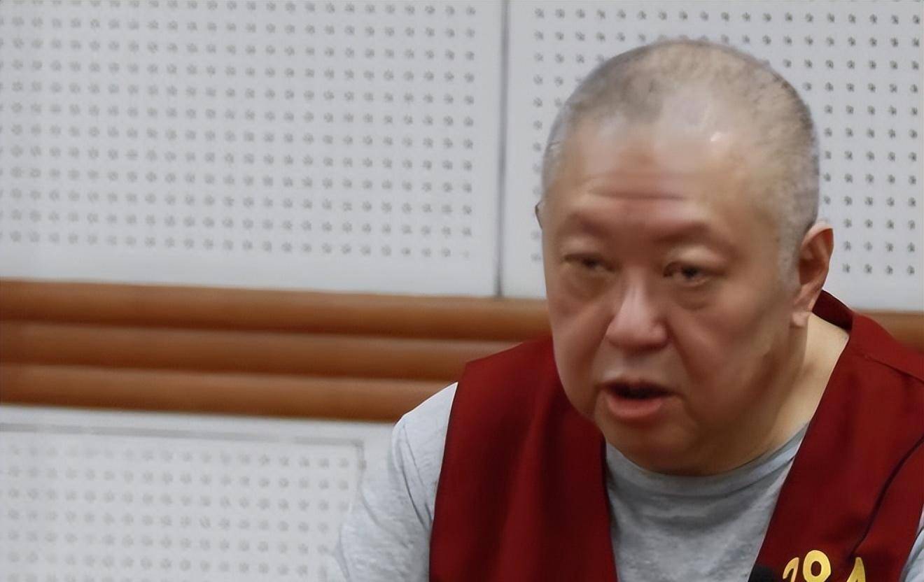 吃中国饭,砸中国锅,伪装30多年的"双面人"李亨利下场大快人心