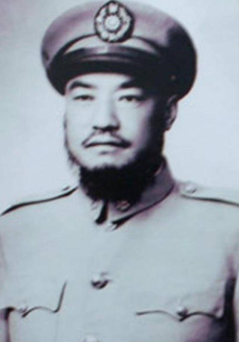 1949年,解放军节节胜利,解放宁夏地区时,自知无力抵抗解放军的马鸿逵