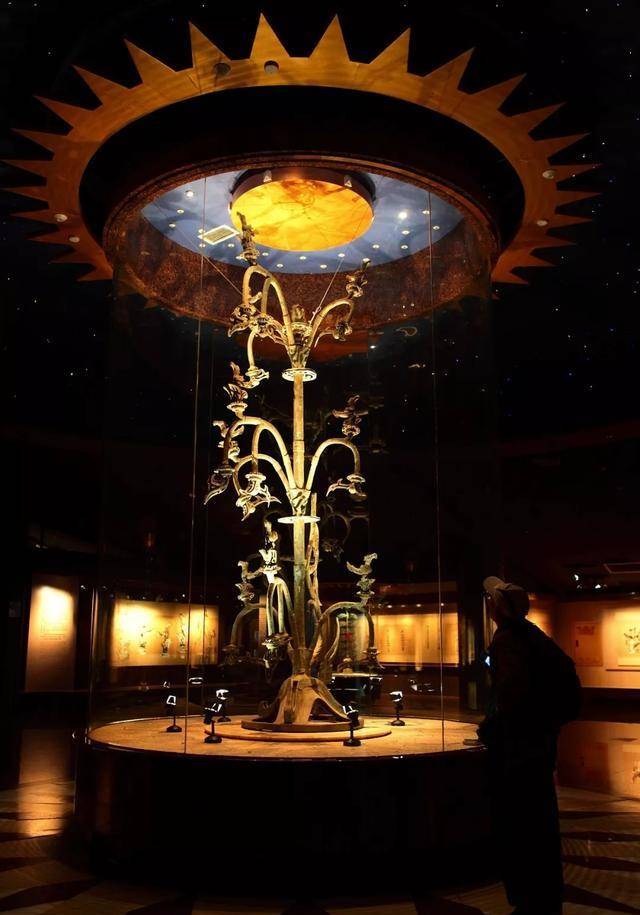 三星堆青铜不含锌元素,连文字都没有的古蜀国或有外星