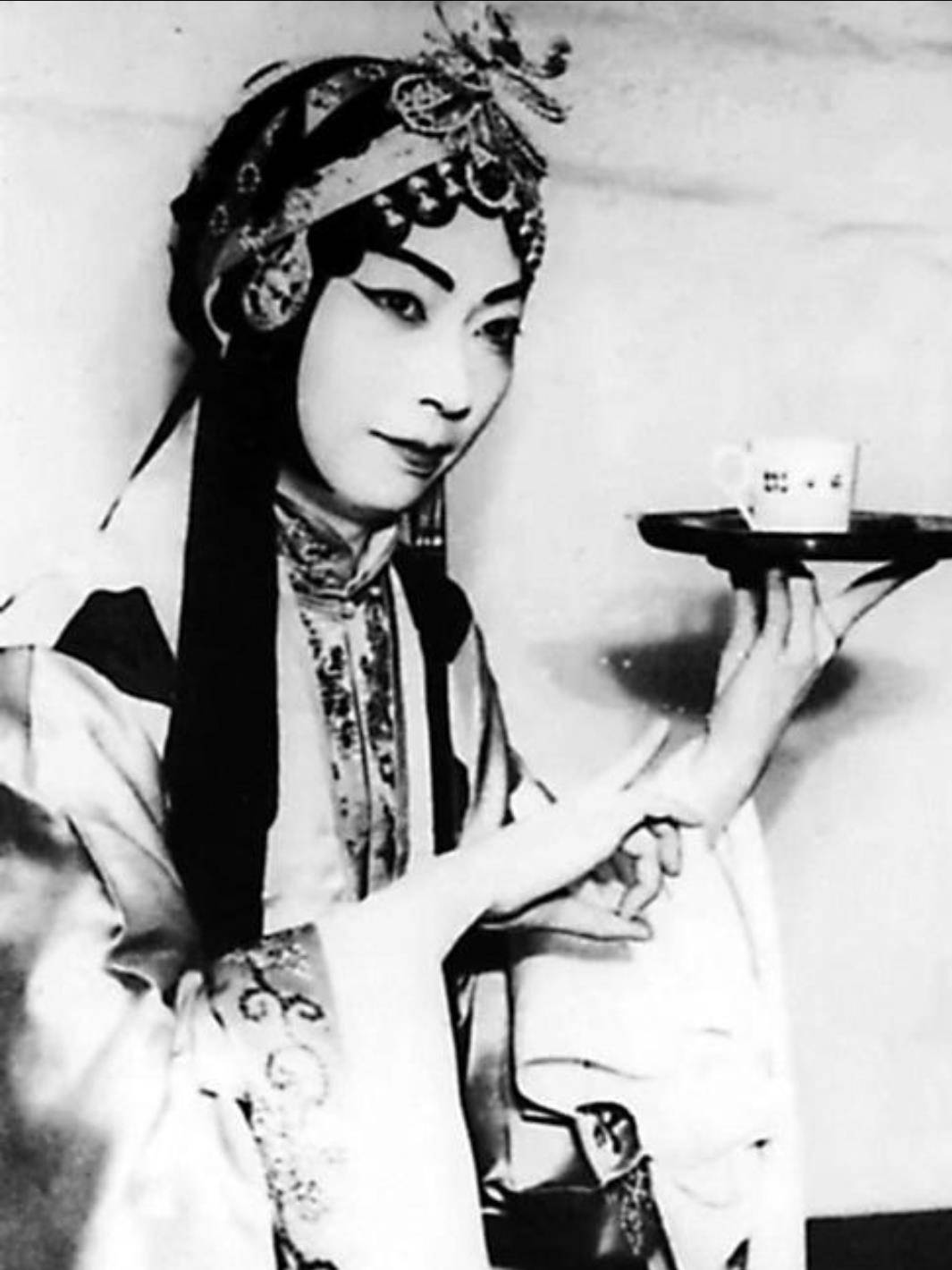 梅兰芳有个外号叫梅半城,他的钱很多,但不赚昧心钱