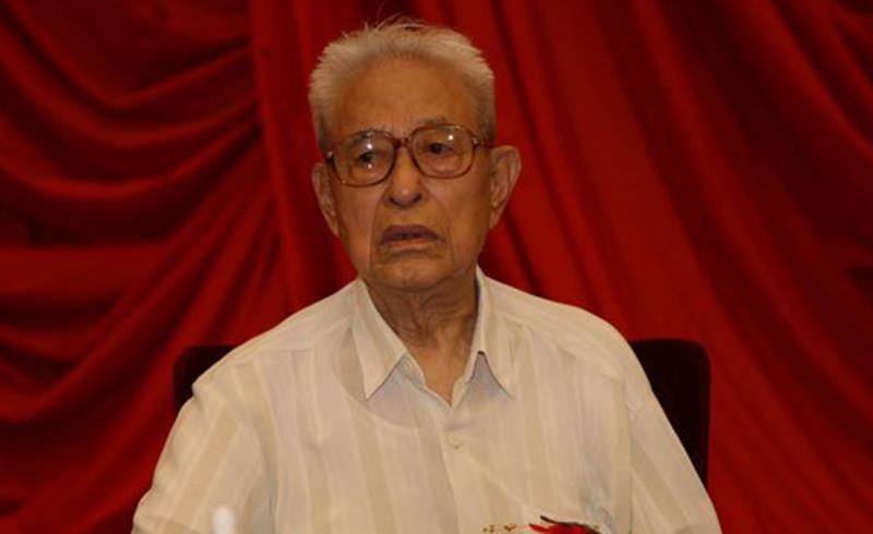 他曾担任陕西省长,到工厂调研时拒绝吃"小灶",活到100岁