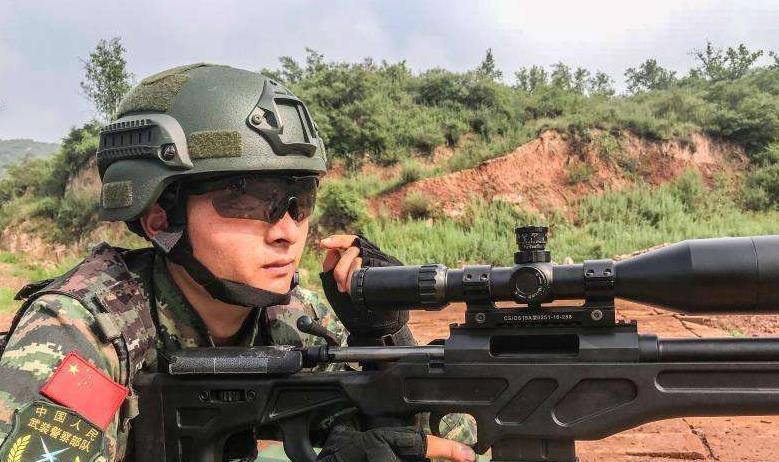 侯旭波,某特种部队的大队长兼狙击手,一等功获得者,他就是这样的"老兵