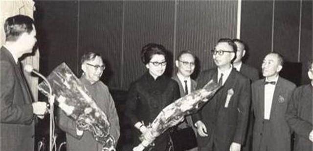 钱穆:一场塌房事故,意外结识貌美女学生,两人不惧流言相守34年