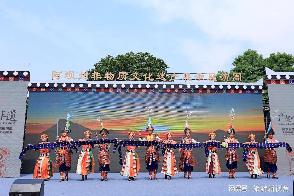 黑水·达古冰川景区亮相成都宽窄巷子_直播_文化_茂县