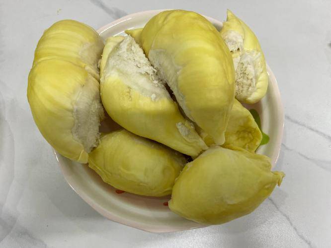 100克榴莲热量相当于一碗米饭!医生建议:榴莲一天最多吃一瓣