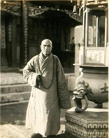 峨眉山三霄娘娘显灵,七十二人命丧三霄洞且死状扭曲面目狰狞