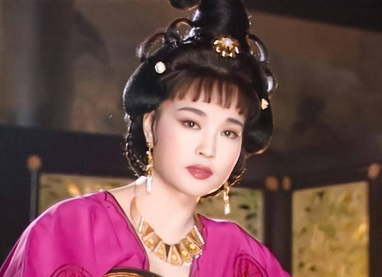 一直以为她们都退圈了,后来发现去演妈妈了,美人迟暮啊