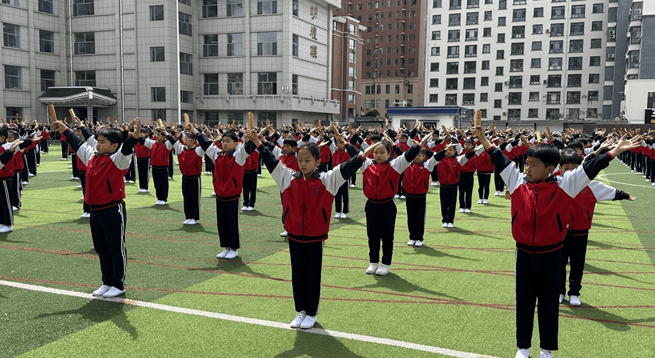 延吉:诵国学经典 做书香少年_梨花_文化_小学