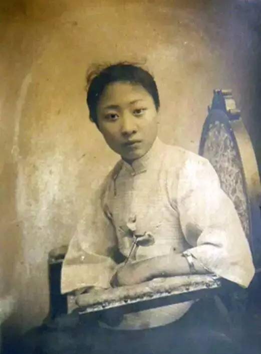 女装大佬林桂生:她当暗娼,开妓院,创青帮,与杜月笙关系不一般