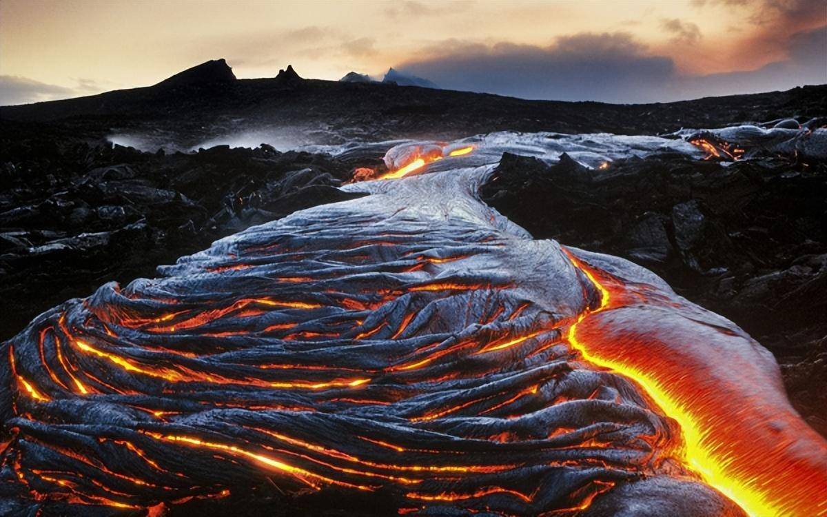 夏威夷冒纳罗亚火山图片