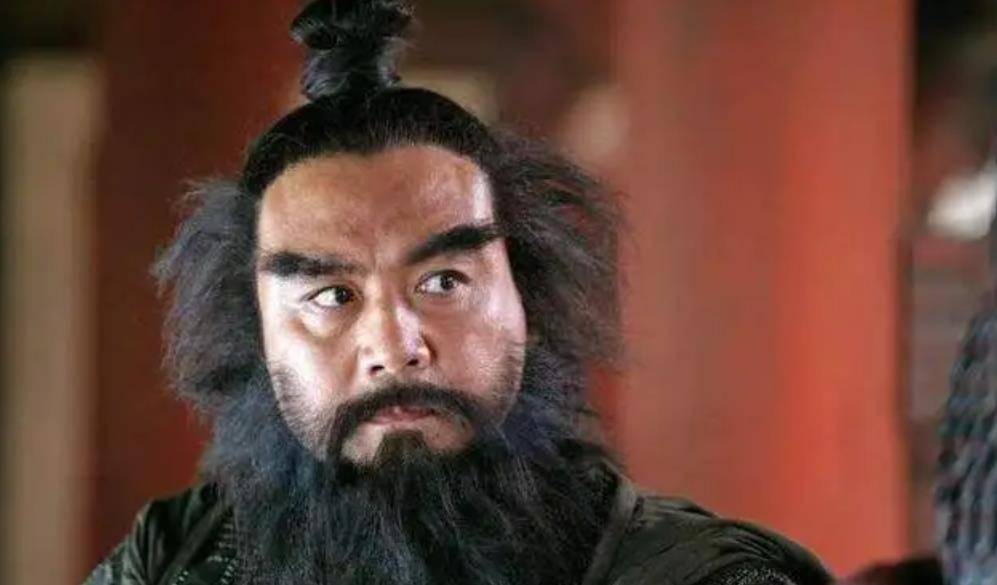 张飞墓前松柏为何不长树干?百年来难以解释,当地村民却轻松道破