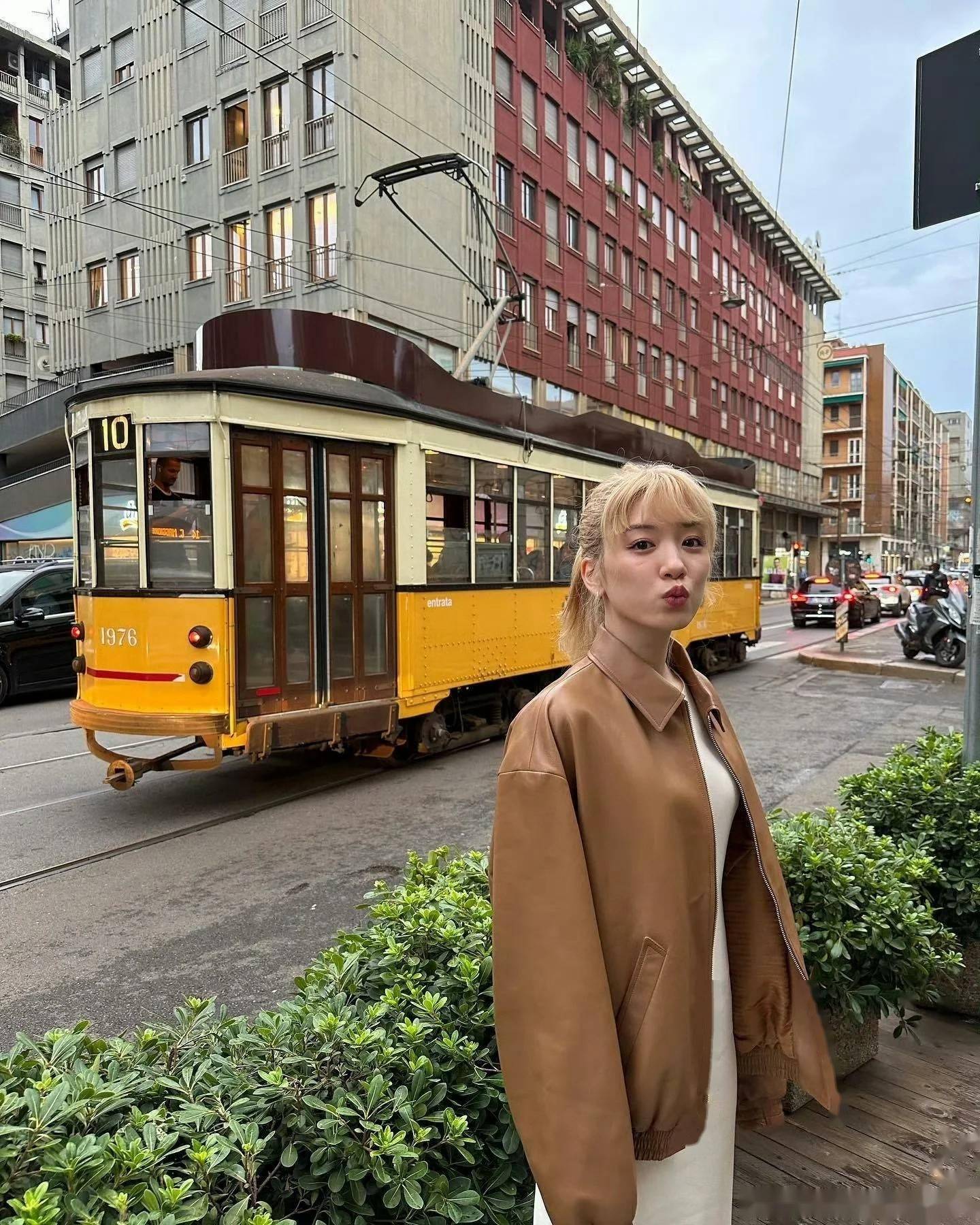 36岁永野芽郁,风情万种的迷人外表让人陶醉!