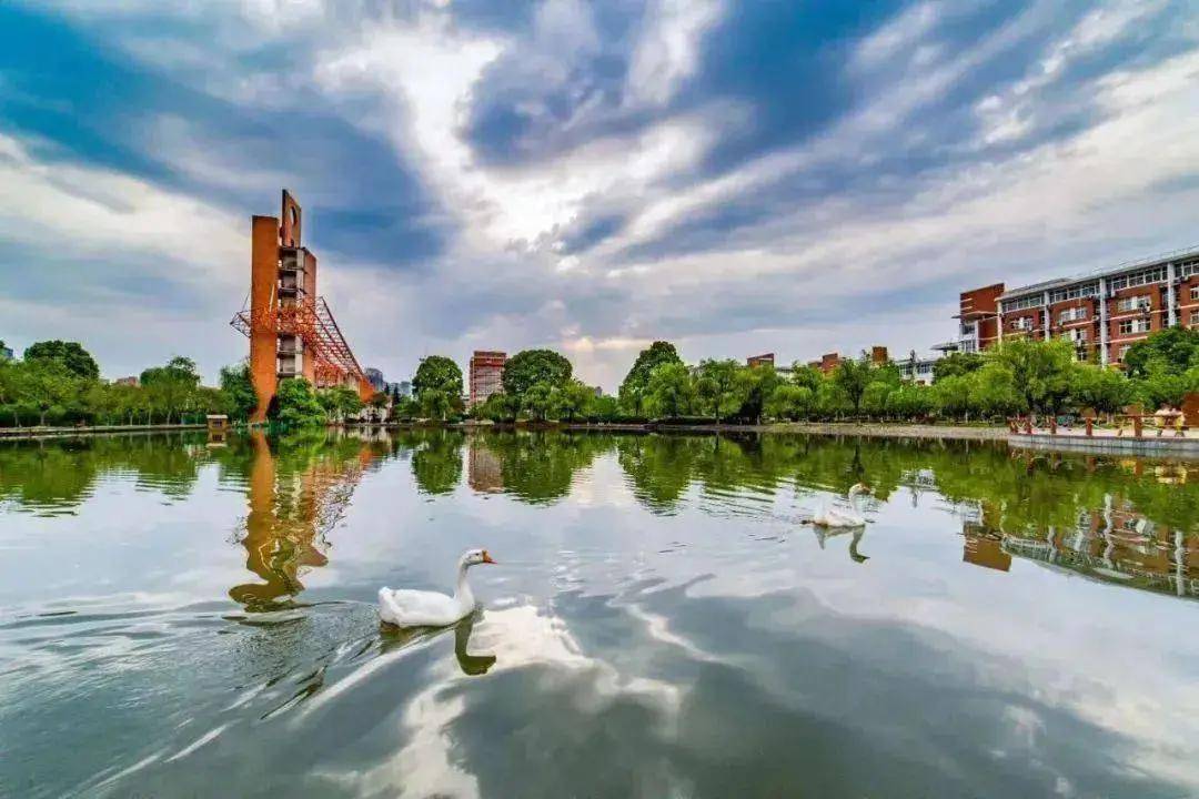 8,桂林电子科技大学桂林电子科技大学,有金鸡岭校区,六合路校区,花江