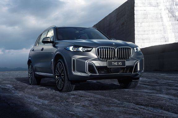 宝马ix5作为宝马x系列的一款全新电动车型,其设计理念与宝马一贯的