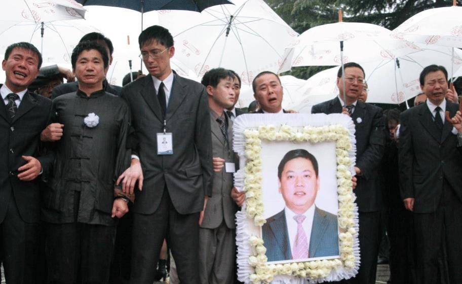 他曾是浙江首富,白手起家38岁患癌离世,由17岁儿子继承百亿家产