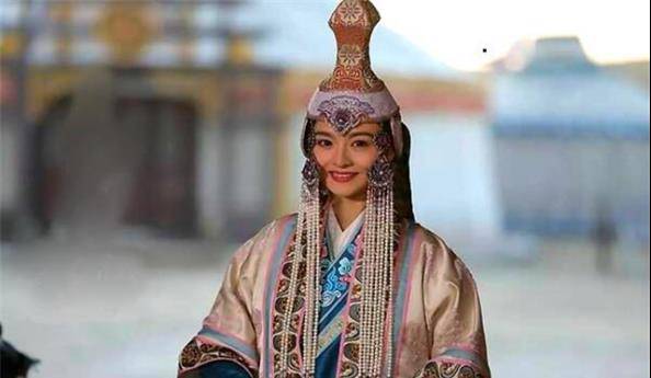 皇后临死前要求葬在荒地,预言天子为她守墓,结果如何?