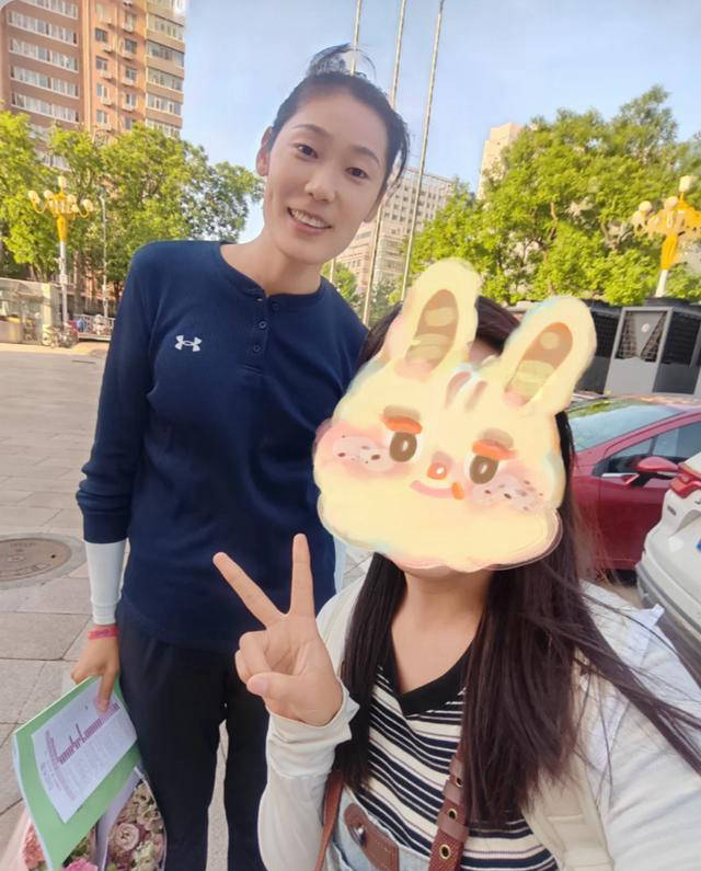 朱婷毕业,郎平相伴答辩:体育之光闪耀北师大