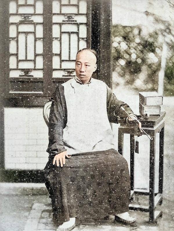 同治年间上色照片|1874年的亲王与道台,贵妇与女仆,囚犯与乞丐