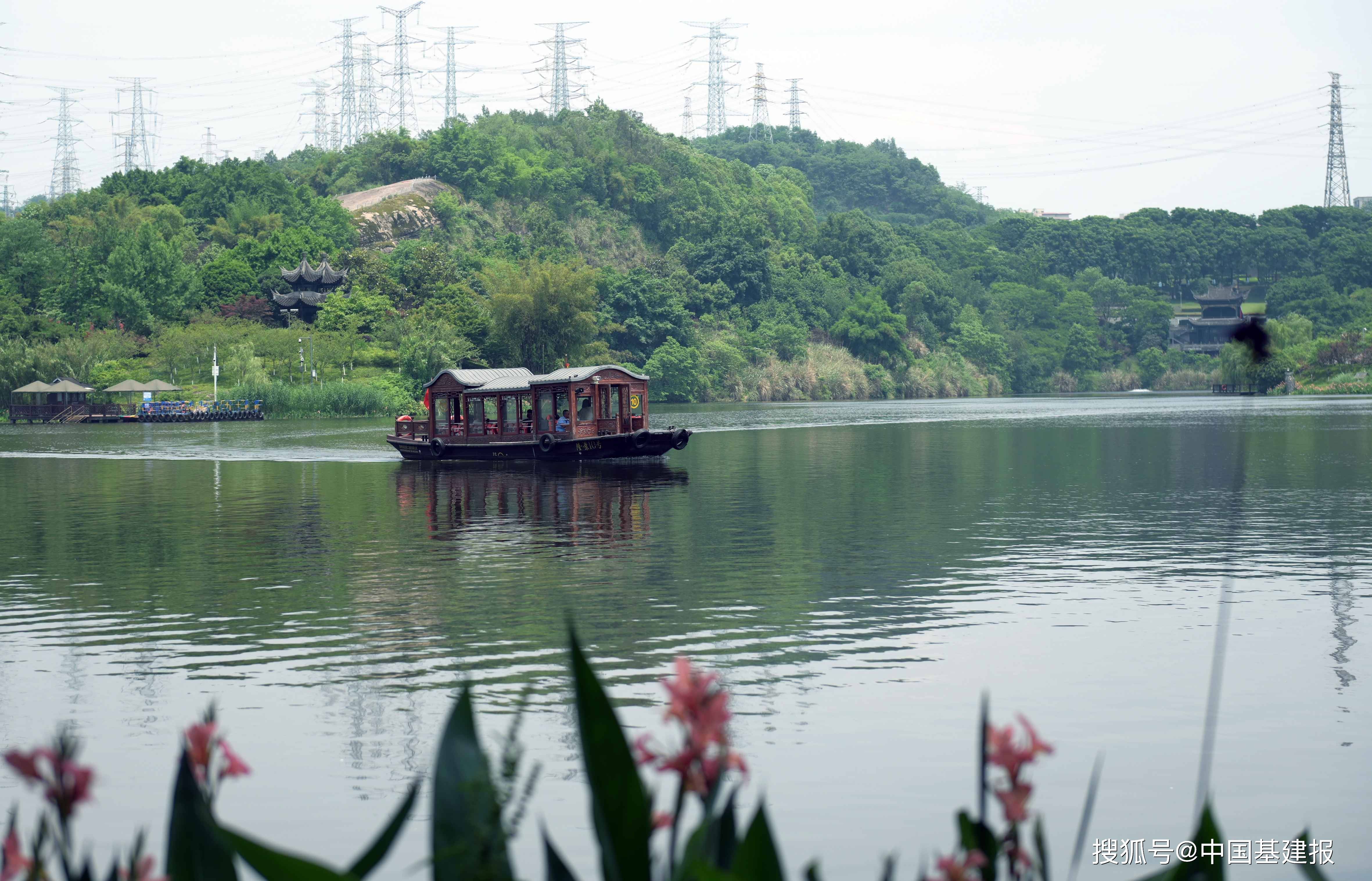 重庆渝北区园博园的初夏时光