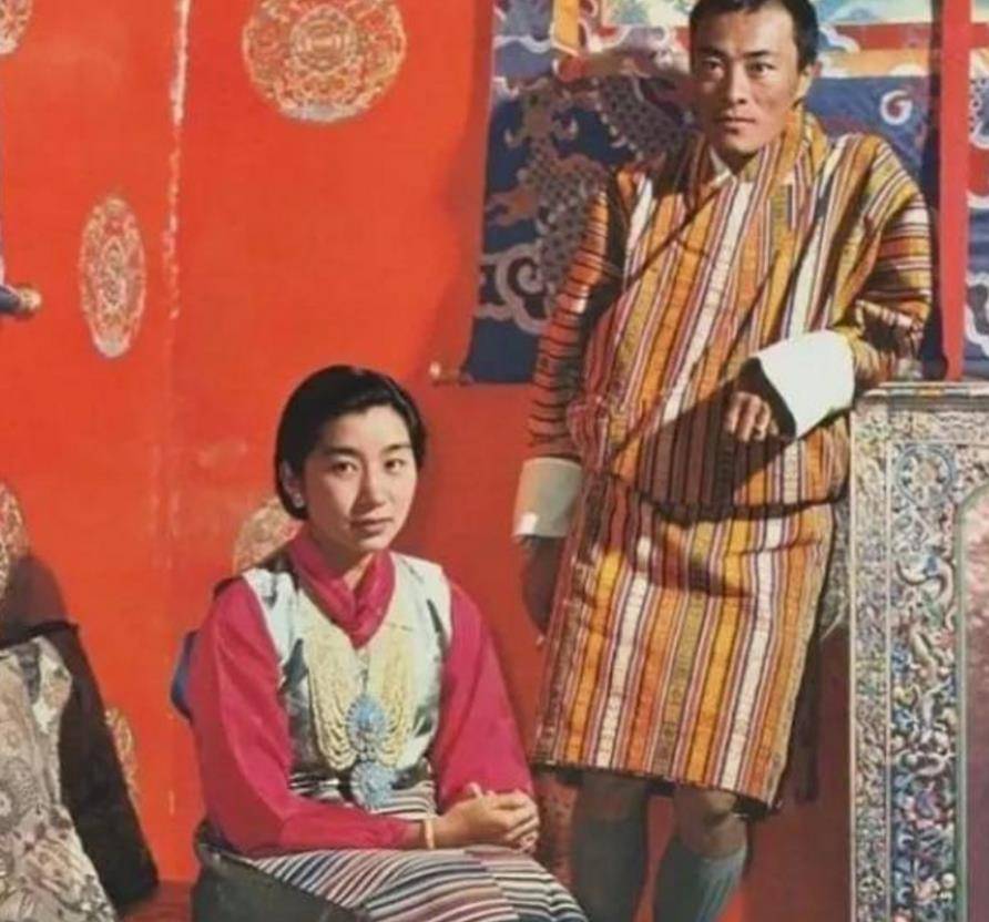 命中注定,她出生于不丹王国首相之家,母亲更是出身贵族的锡金公主