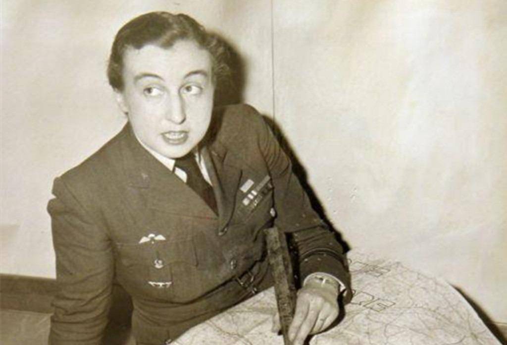 一位敢耍爱因斯坦,一位将希特勒玩弄于股掌之中_德国_法国_奥尔加