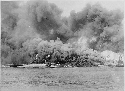 美国偷袭珍珠港事件图片