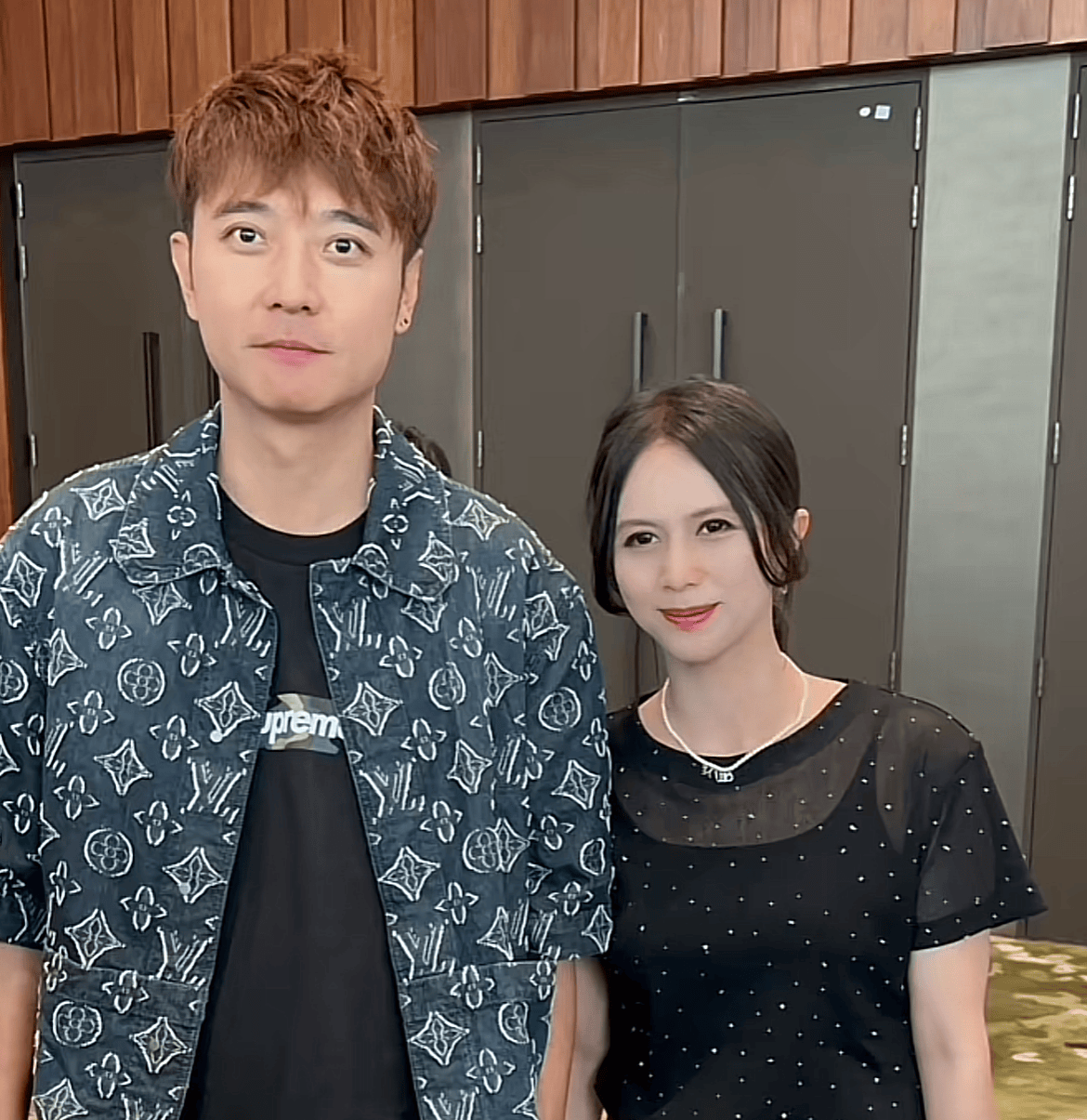 林晋诺婚礼明星齐聚!陈伟霆任伴郎上演"眼镜