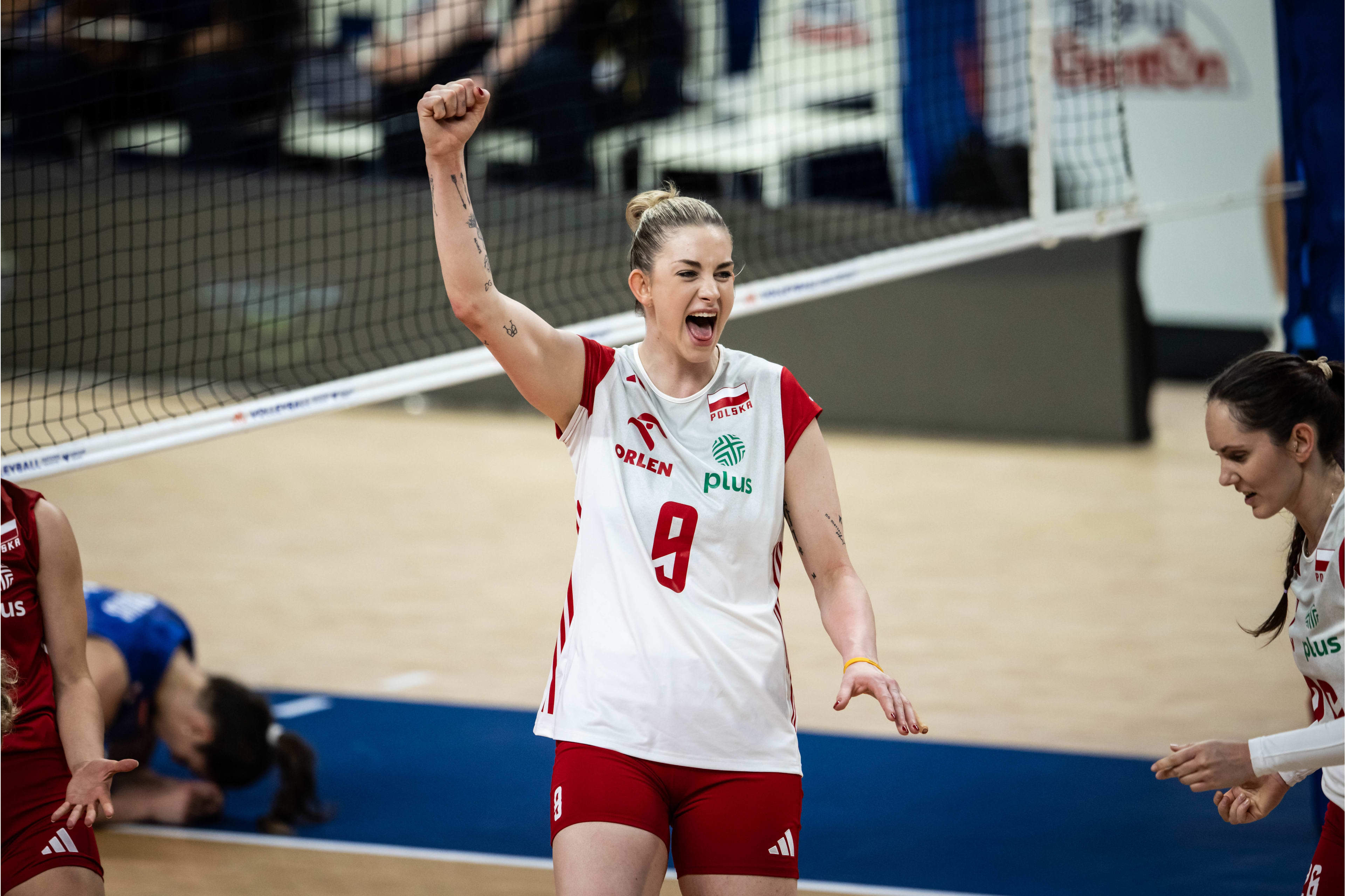 波兰女排3:0送蛋荷兰,郁金香战队被直接竞争对手加拿大反超!
