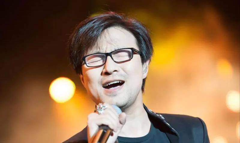 "汪峰定律"灵验10年,离奇人设从未被推翻,瓜王直播后再出大料