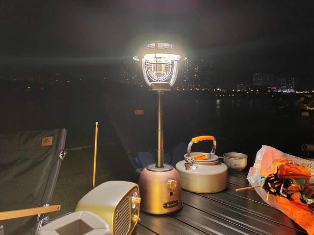 复刻经典,创新拉伸设计,傲雷 兰灯·夕影伸缩版点亮你的户外时光