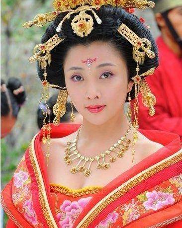 同样被美女所困,一个千古绝唱,一个可称英雄,他却遗臭万年_苏妲己