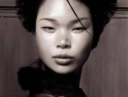 中国著名丑模吕燕,法国富豪对她一见钟情,她到底是好看还是丑?