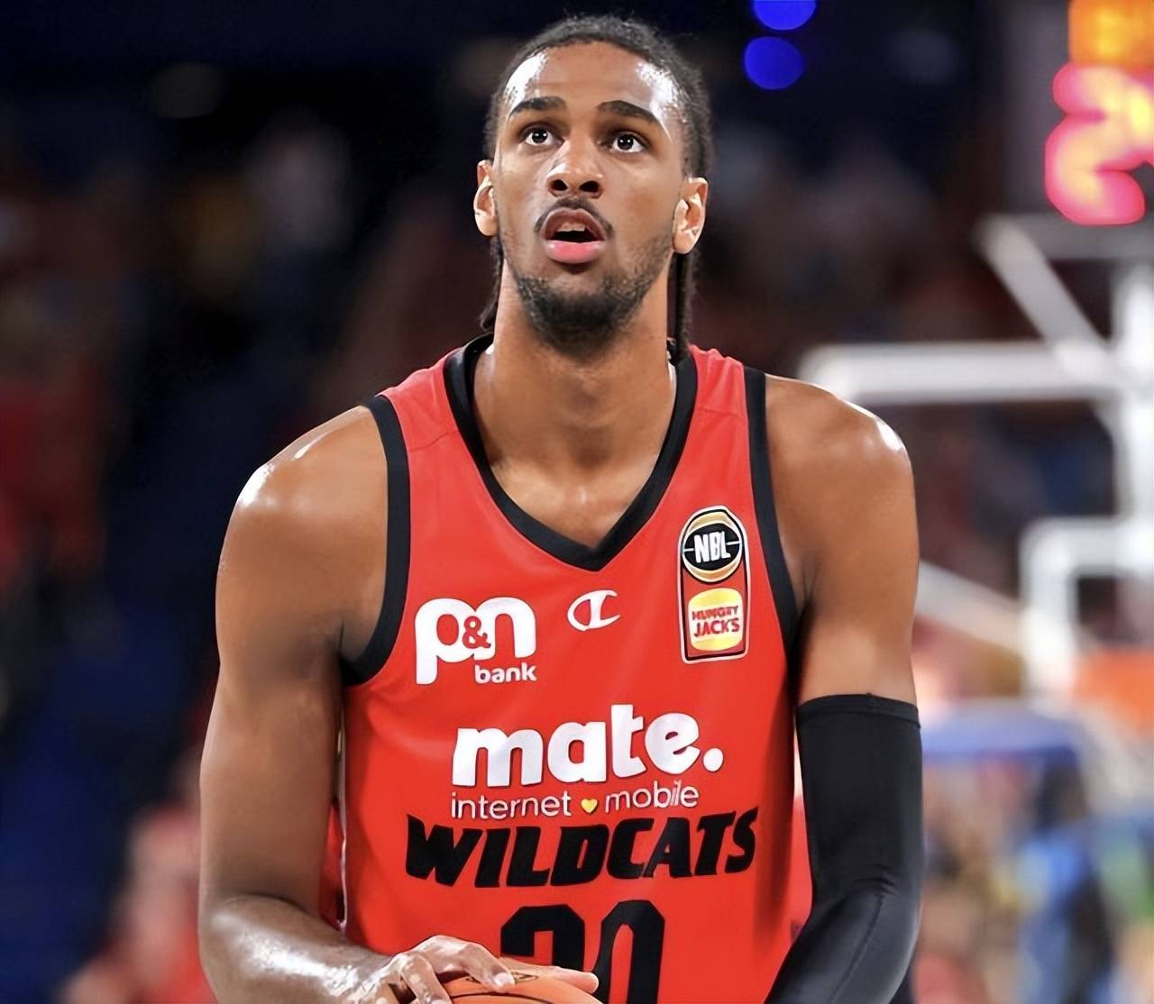 为什么亚历克斯·萨尔是公认的2024年nba选秀状元_进攻_防守_球员