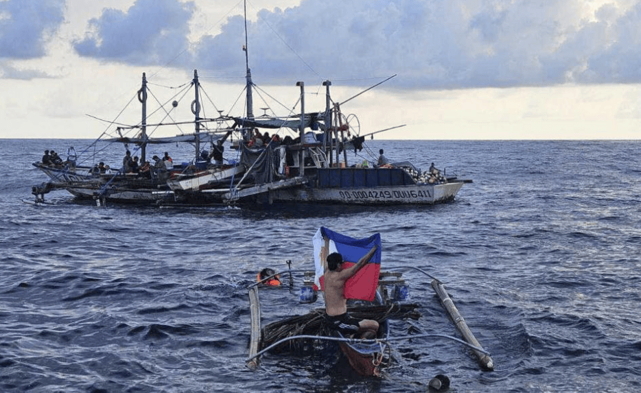 商船遭调查还不够,菲律宾公然扣押中国7名船员!菲总统再放狠话