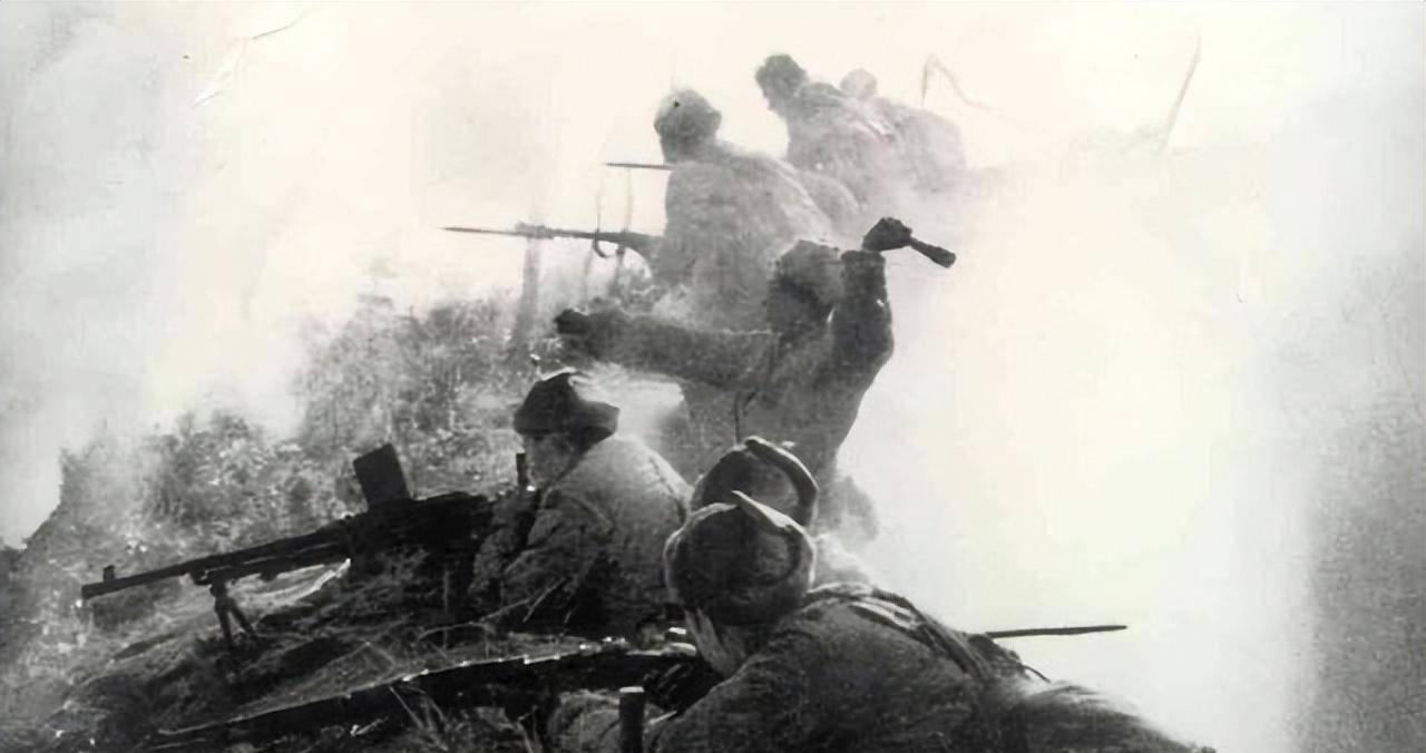 39军班长半夜听到一阵沙沙声,仔细一听大惊:我们来个先下手为强