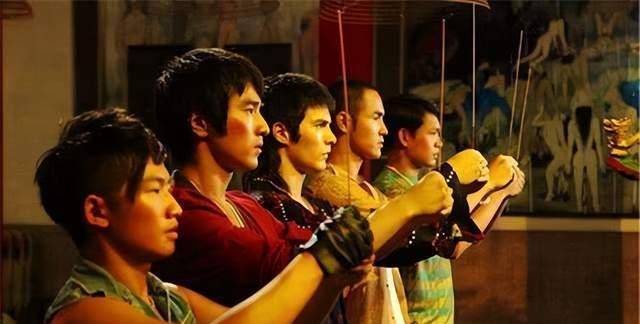 新四海帮二代帮主陈永和,葬礼港澳帮派具来参加