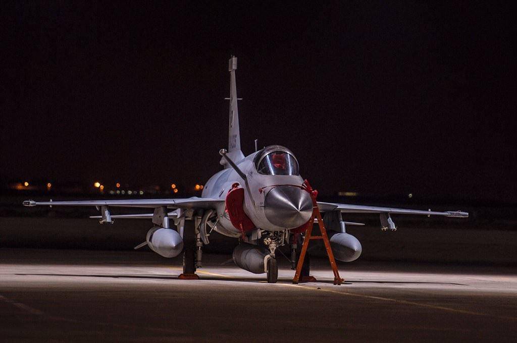 对于一款单发轻型战斗机来说,已经堪称"恐怖",完全满足伊拉克空军的使