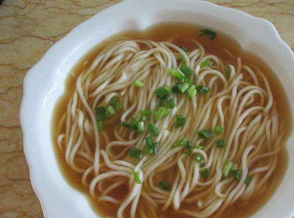 买"包装面条"时,注意"淘汰"这3种,实际没啥营养,浪费钱