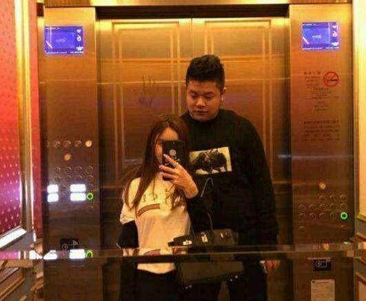 却花费3亿追网红女,破产被抓后惨遭抛弃_张晓恩_杨怡潇_直播